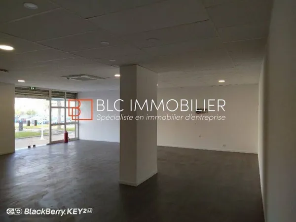 Bureau 100 m²