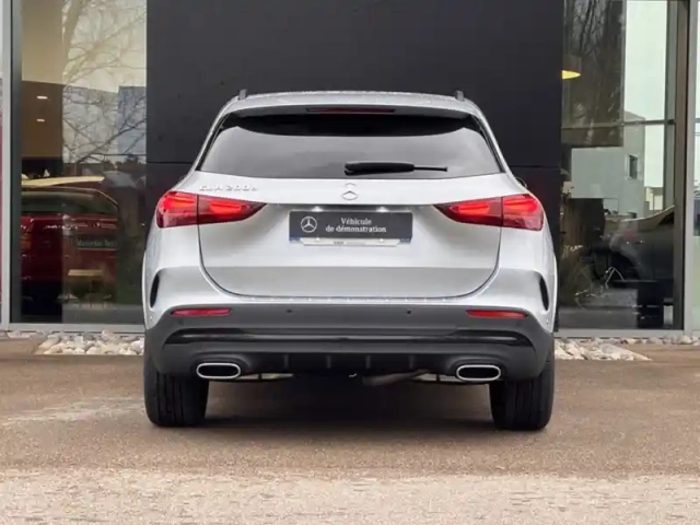 Mercedes Gla 200 d amg line — photo 6