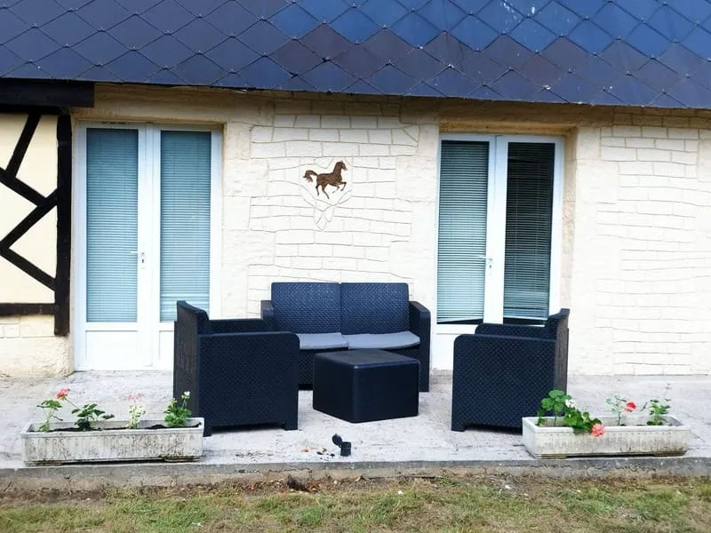 Photo 10