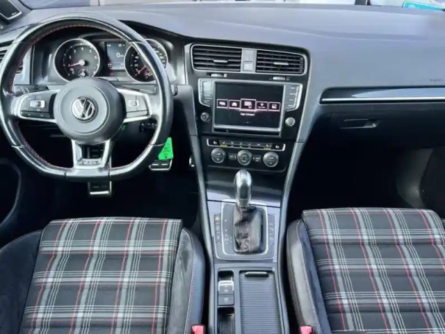 Volkswagen Golf 2.0 tsi 230 bluemotion technology dsg6 — photo 6