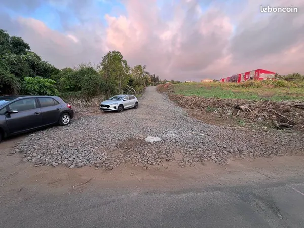 Location Emplacement stockage / Zone de dépôt 3000 m² poids lourds - Trois Mares (Le Tampon)