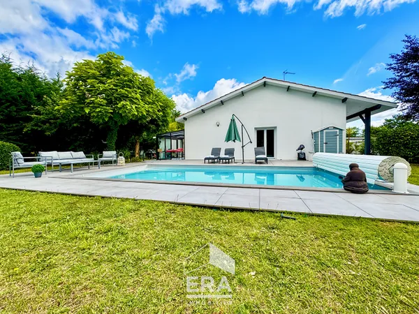 Maison 8 pièces 217 m²