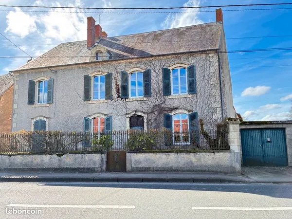 Ensemble immobilier de charme a blet (18)