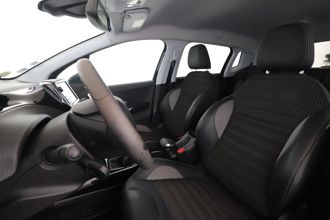 Peugeot 2008 1.5 Blue-HDi Allure — photo 9