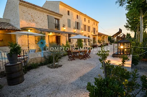 Propriété 11 pièces 400 m²