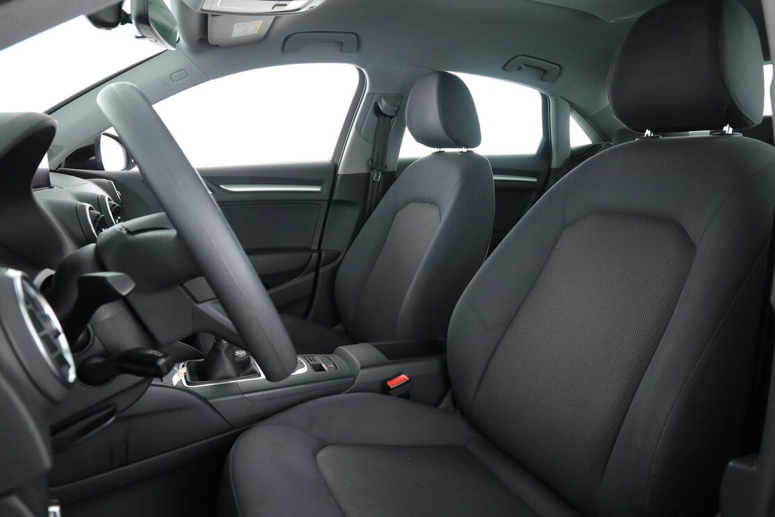 Audi A3 Limousine 30 TFSI — photo 9