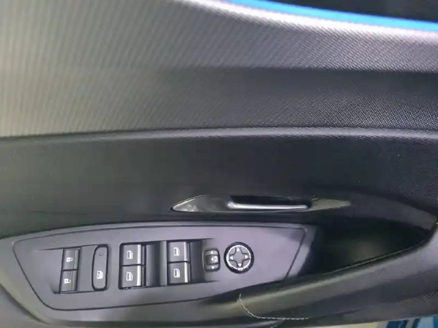 Peugeot 408 phev 225 e-eat8 — photo 33