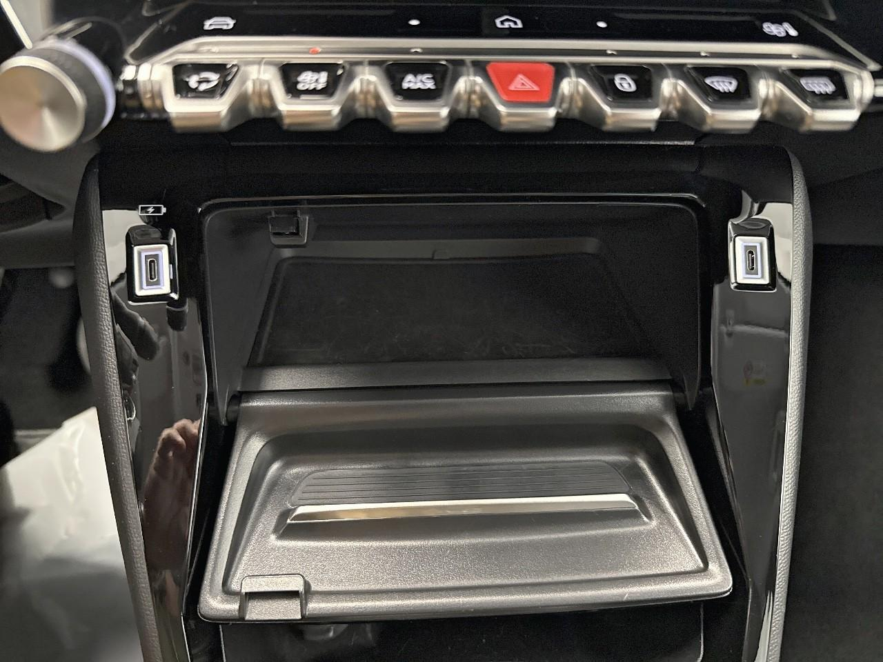 Peugeot 208 100 s&s bvm6 allure — photo 23