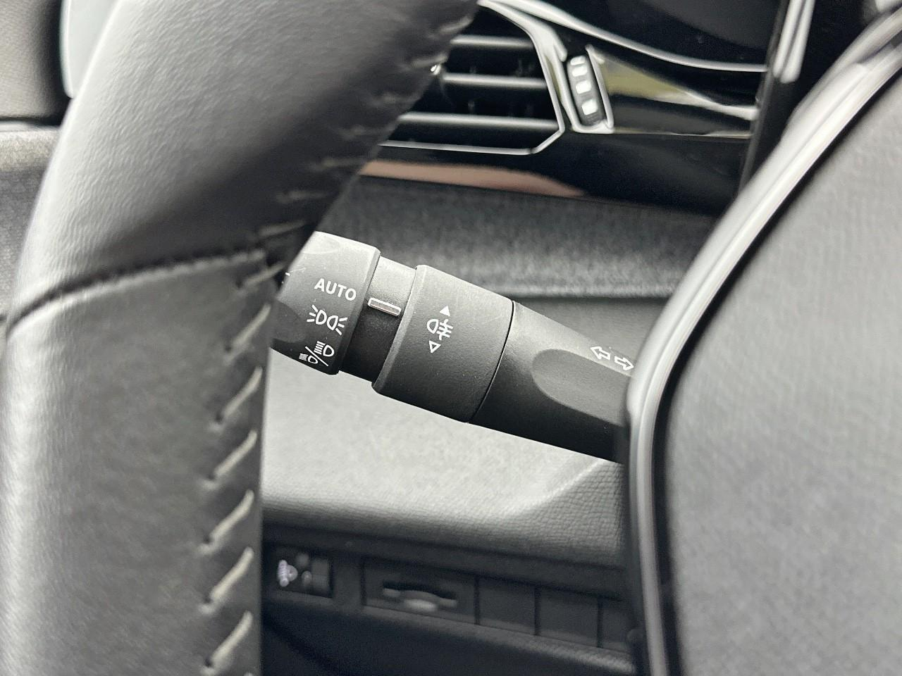 Peugeot 308 sw bluehdi 130ch s&s eat8 allure pack — photo 17