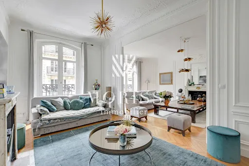 Appartement 6 pièces 226 m²