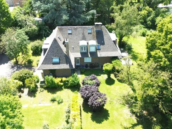 Maison 8 pièces 240 m²
