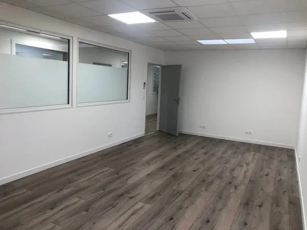 Bureaux de 29 m² MEYZIEU