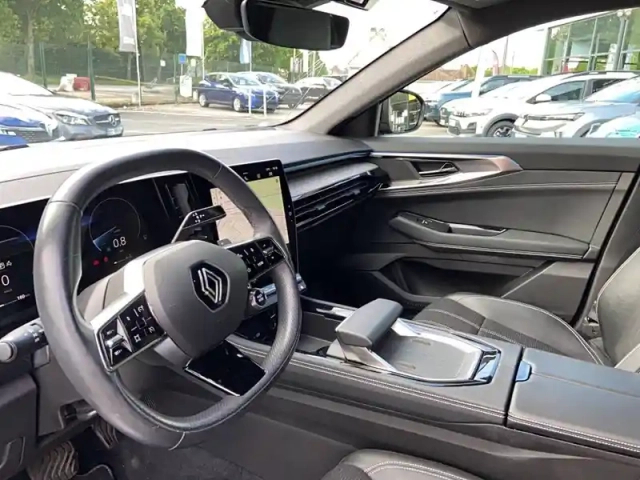Renault Austral mild hybrid 160 auto — photo 9