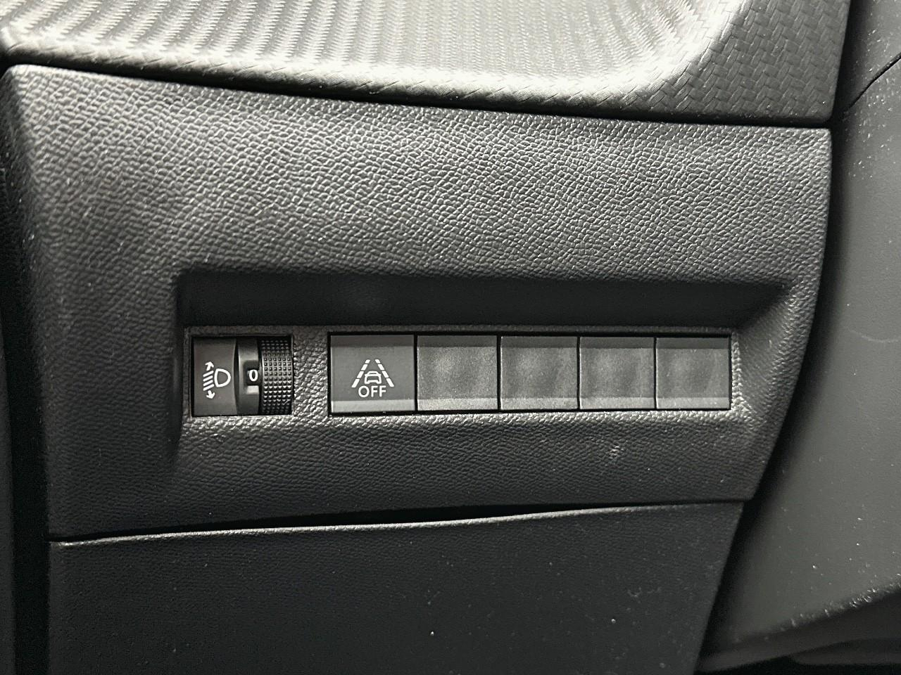 Peugeot 2008 puretech 100 s&s bvm6 style — photo 16