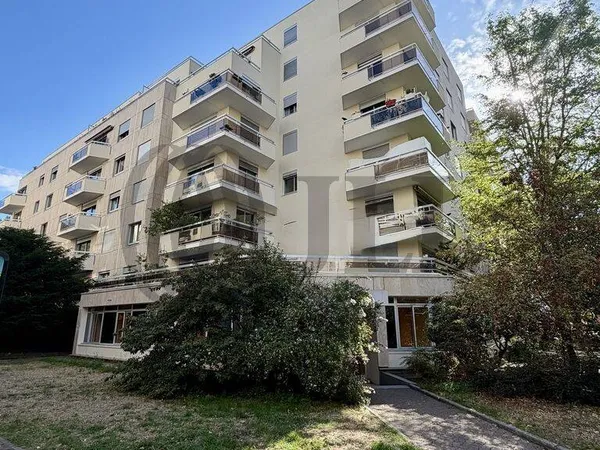 Bureaux 317 m²
