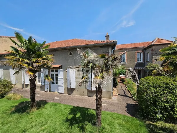 Maison 6 pièces 247 m²