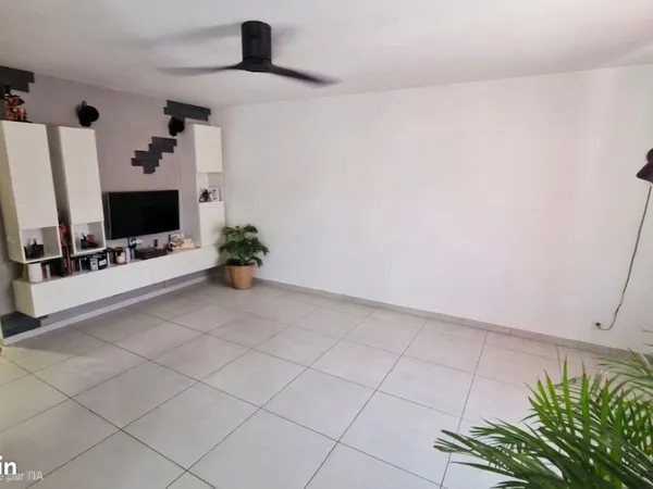 Appartement . 4 Pièces . 83m2 . Etage 2/2