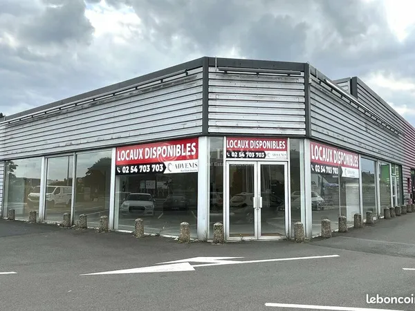 Local commercial 313 m²