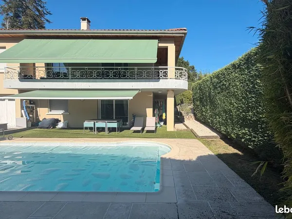 Villa avec piscine Unieux - Fenderie/Le Pertuiset