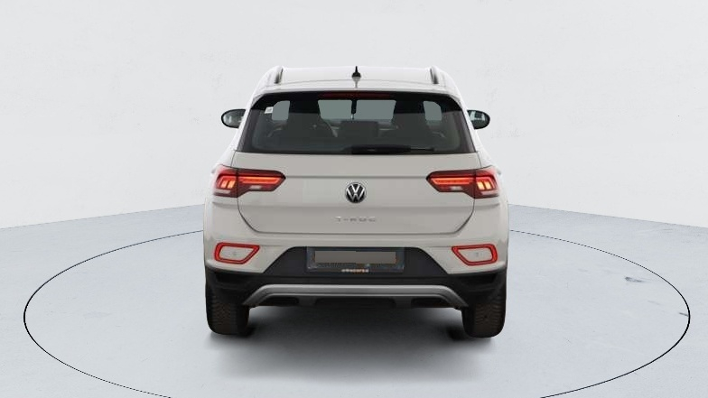 Volkswagen T-Roc — photo 6