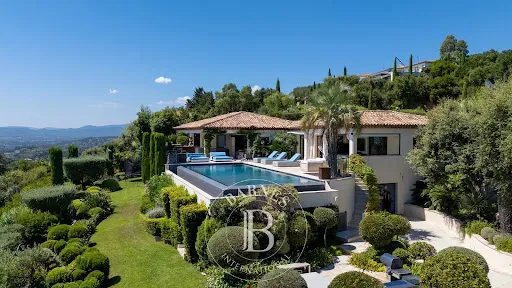 Villa 9 pièces 435 m²