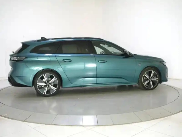 Peugeot 308 sw phev 180 e-eat8 — photo 5