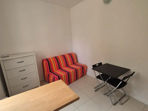 Location studio meublé rénové