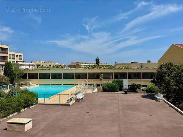 Beaulieu sur mer - appartement centre ville - terrasse - piscine - 55m2