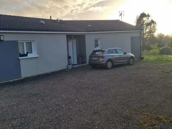 Maison récenete T4 terrain 7000m²