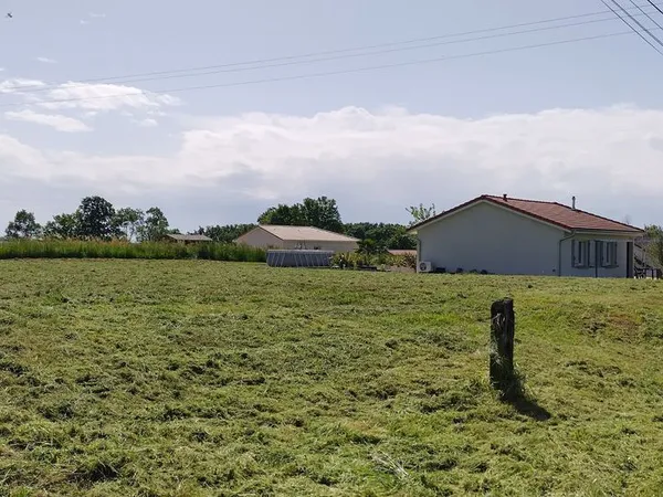Terrain nu constructible Servignat