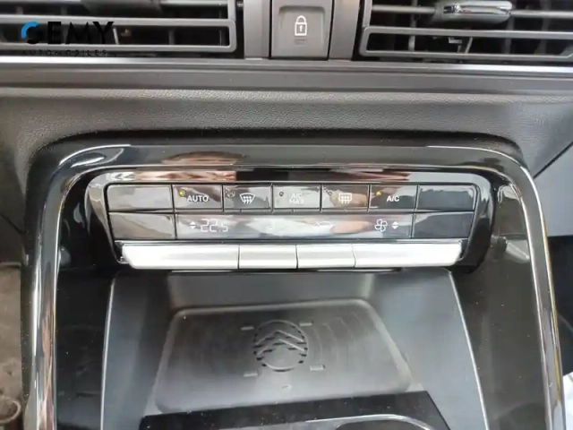 Citroën C3 hybride 110 ch automatique — photo 17
