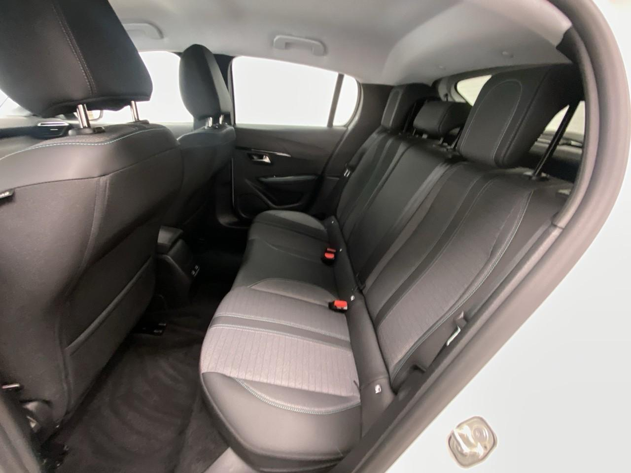 Peugeot 208 electrique 50 kwh 136ch allure — photo 10