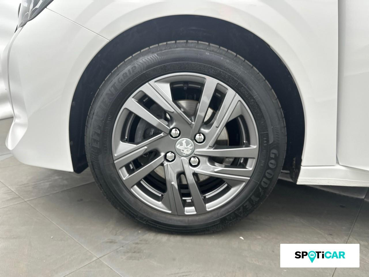 Peugeot 208 1.2 puretech 100ch s&s style 118g — photo 11