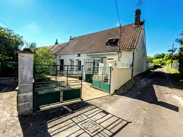 Maison de village et ses annexes
