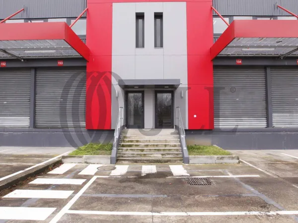 Local d'activité 1718 m²