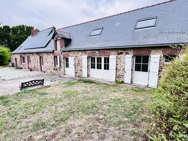 Maison sur 1 ha 34 à Saint Pierre la Cour