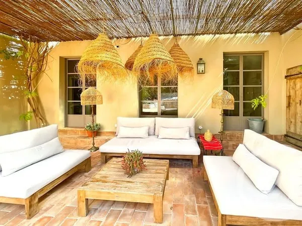Maison 7 pièces 285 m²
