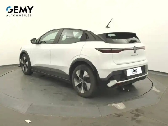 Renault Megane e-tech ev40 130ch standard charge — photo 28