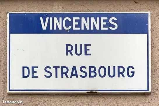Box fermé de 15m2 dans résidence sécurisée