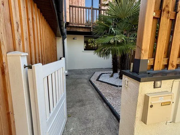 🏡 Maison rénovée avec piscine - Mérignac Beutre - 3 chambres, véranda, piscine & garage
