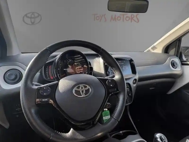 Toyota Aygo 1.0 vvt-i x-play — photo 9