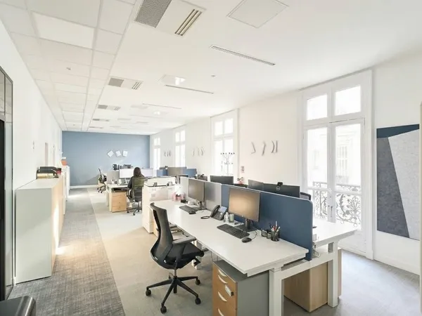 Bureaux 881 m²