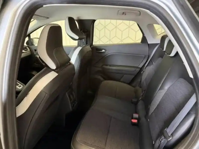 Renault Captur e-tech plug-in 160 — photo 32