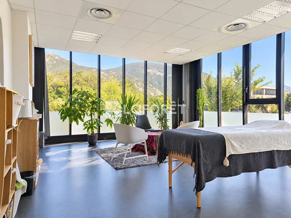 Bureau 32 m²