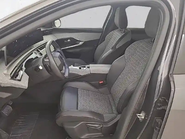 Peugeot 3008 electrique 210 ch 73 kwh — photo 11