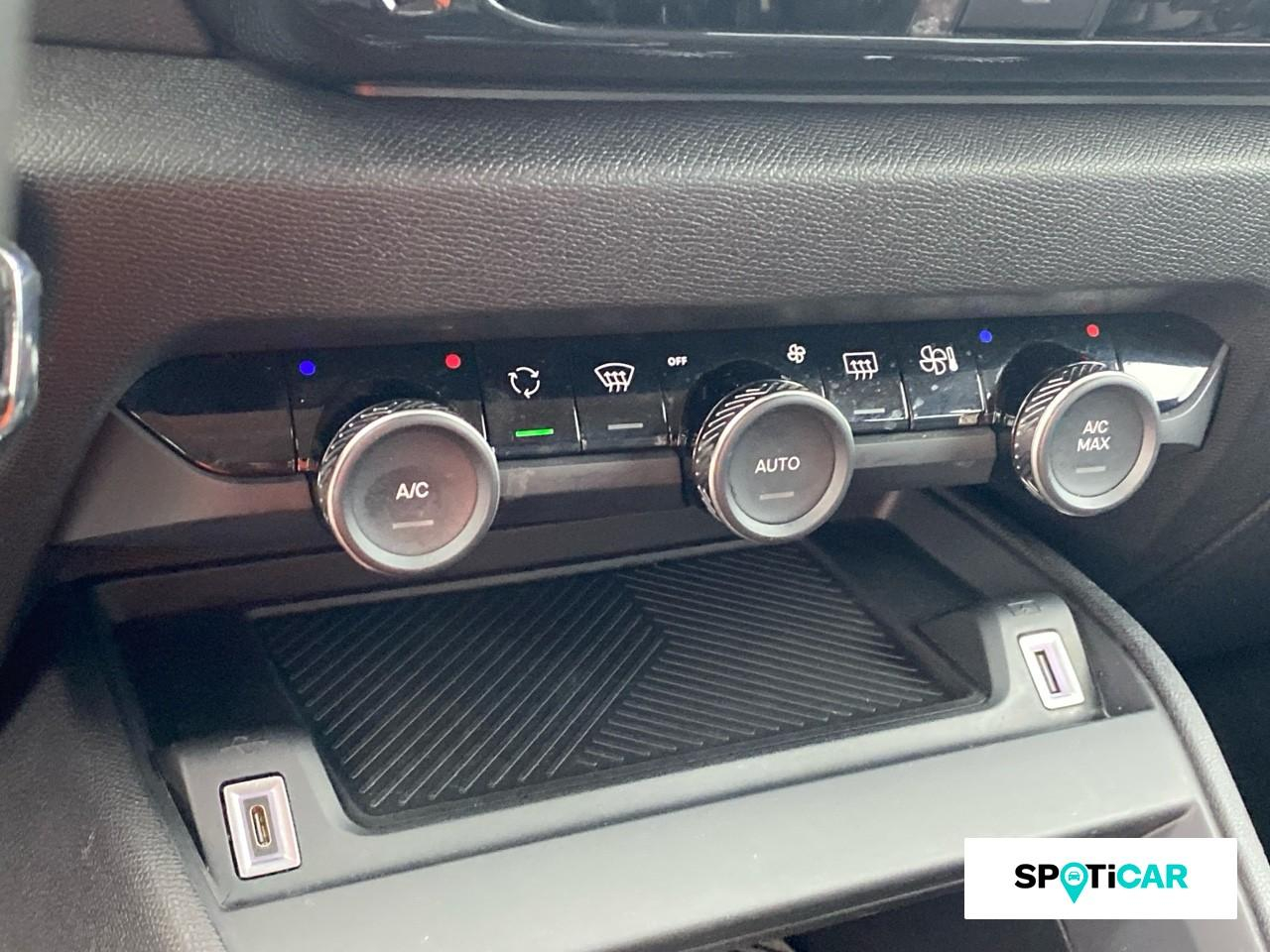 Citroën C4 puretech 130ch s&s feel pack eat8 — photo 15