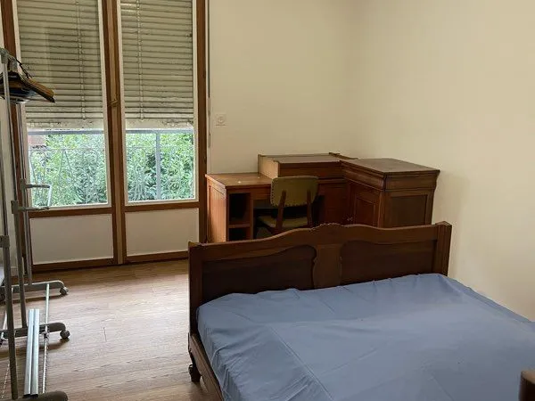 Chambre chez l'habitant dans colocation