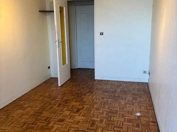 Local professionnel 2 pièces 44 m²