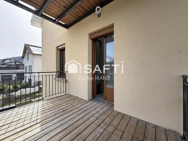 T4 rénové 76 m² - Terrasse - 2 parkings - Petite copropriété