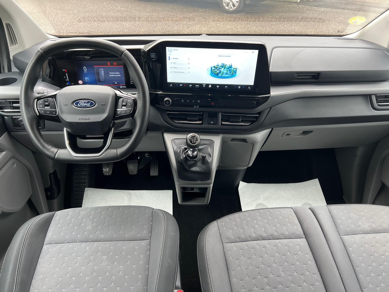 Ford Tourneo Custom 320 L2H1 2.0 EcoBlue 150 ch — photo 10